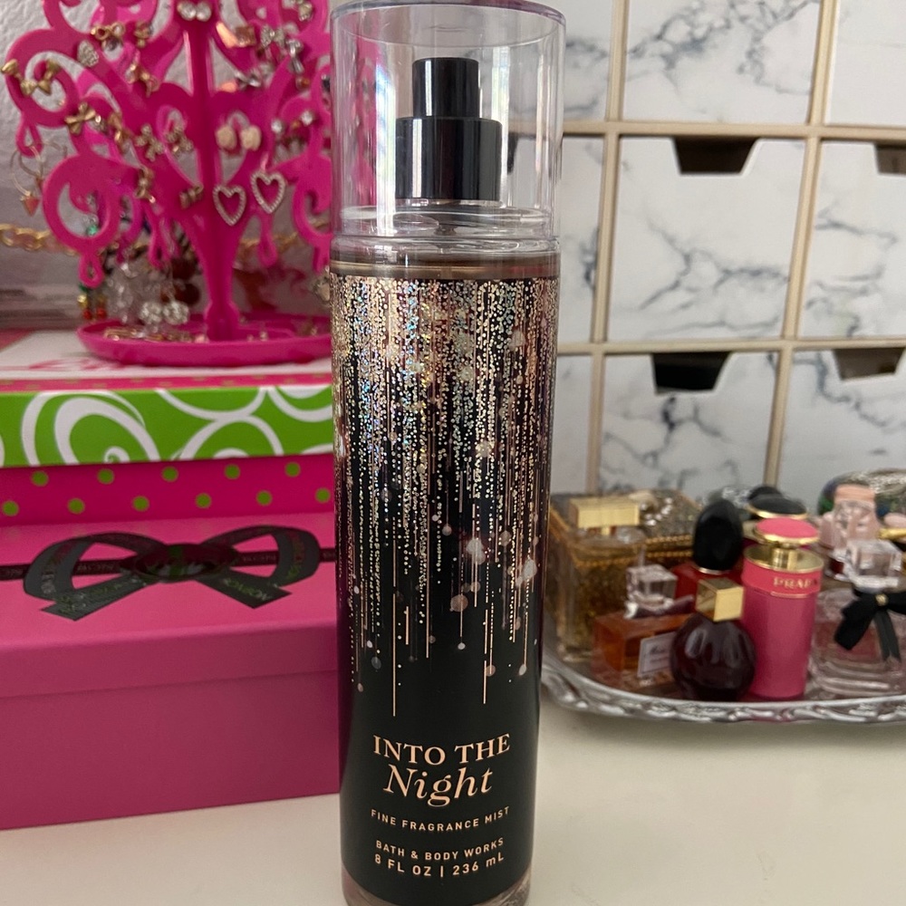 Bath & Body Works Into The Night Fragrance Mist